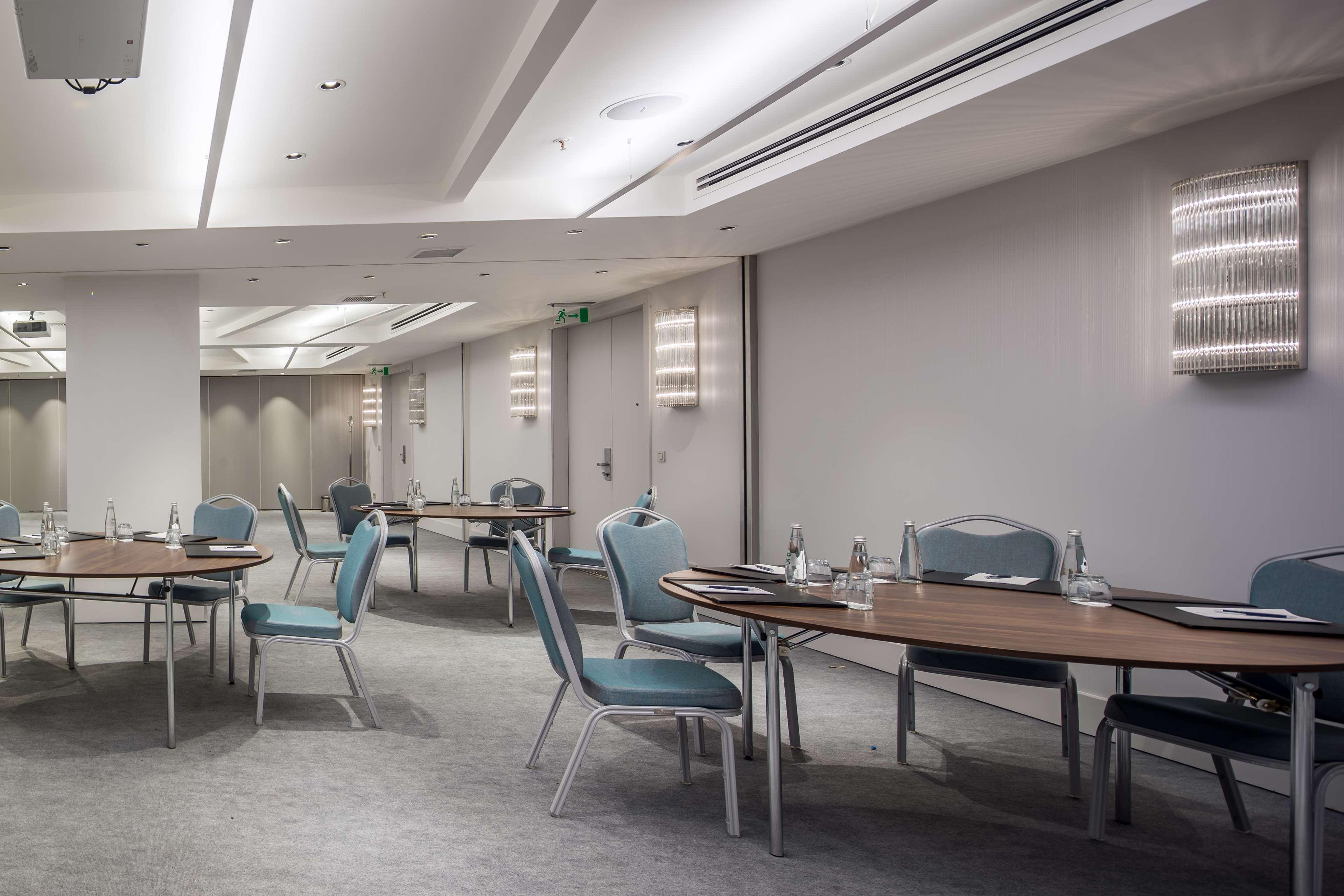 Radisson Blu Bosphorus Hotel อิสตันบูล ภายนอก รูปภาพ Meeting room