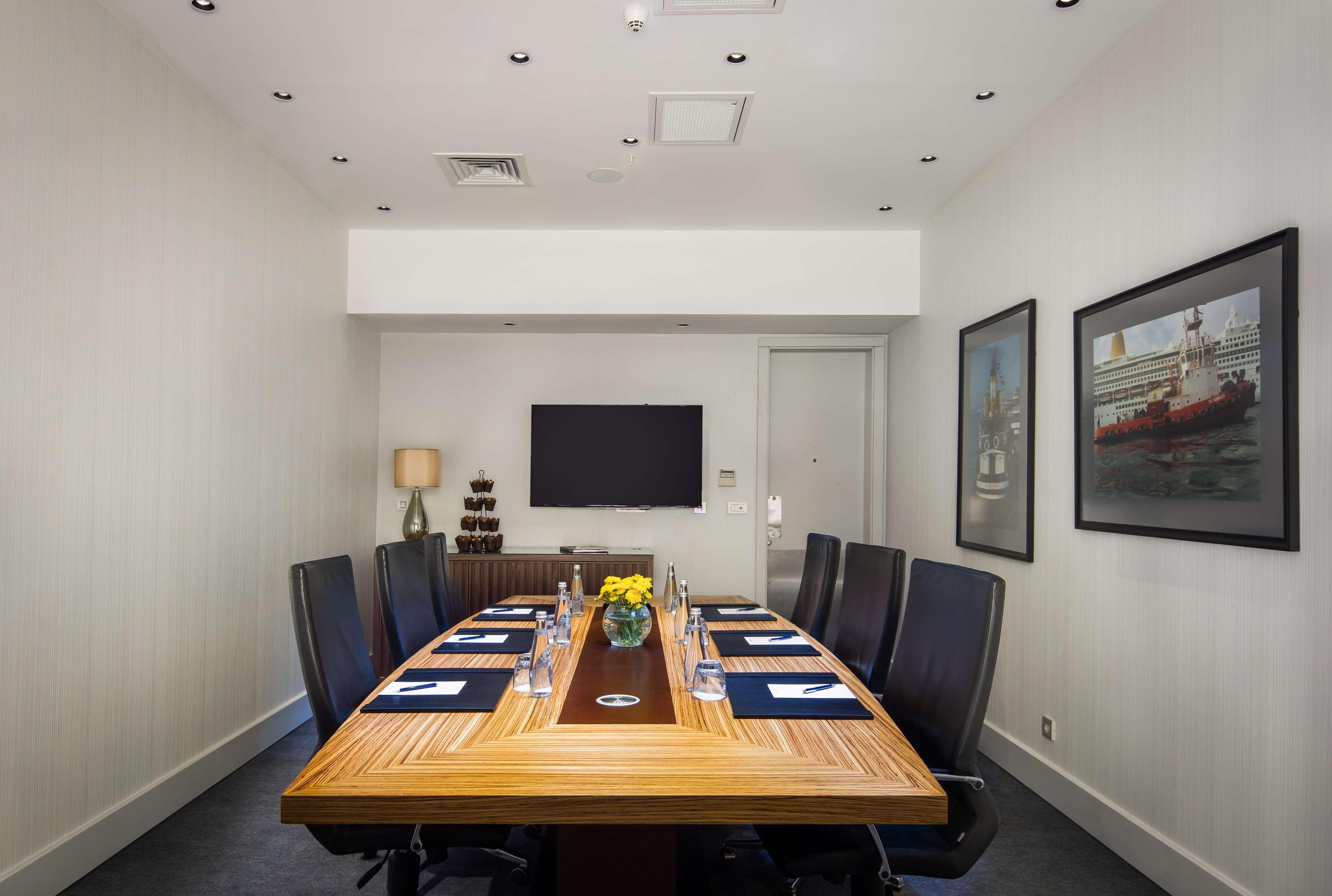 Radisson Blu Bosphorus Hotel อิสตันบูล ภายนอก รูปภาพ Boardroom at the Westin Boston Waterfront