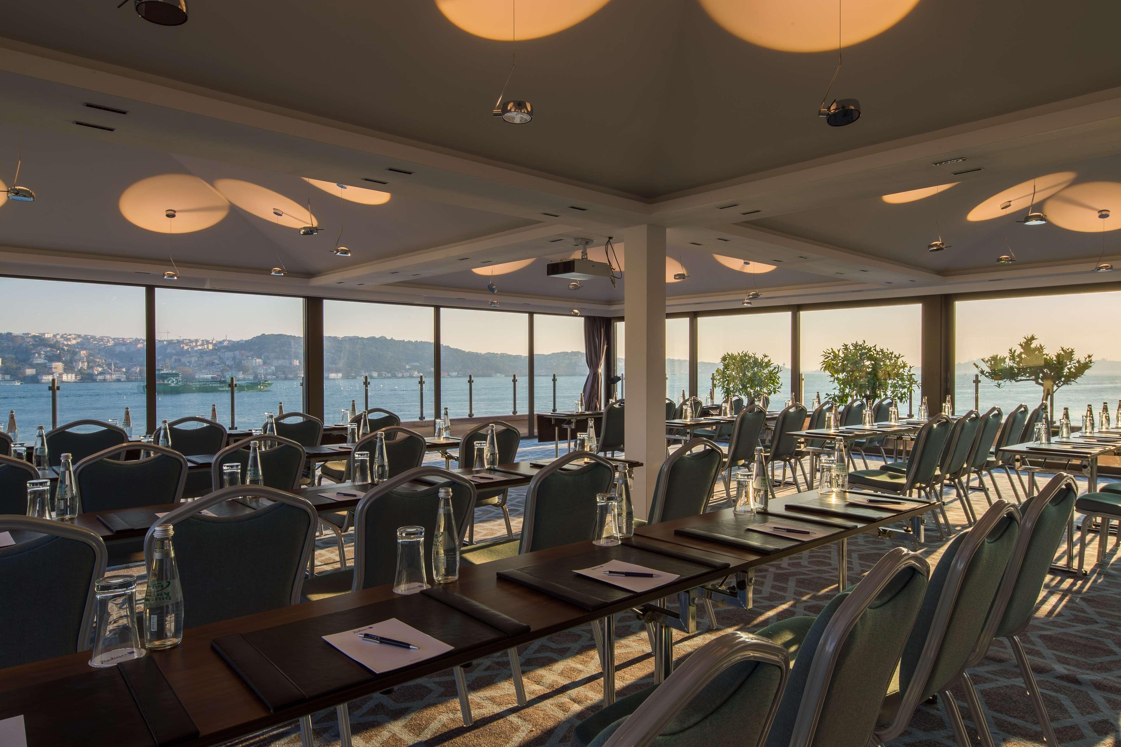 Radisson Blu Bosphorus Hotel อิสตันบูล ภายนอก รูปภาพ The interior of the hotel