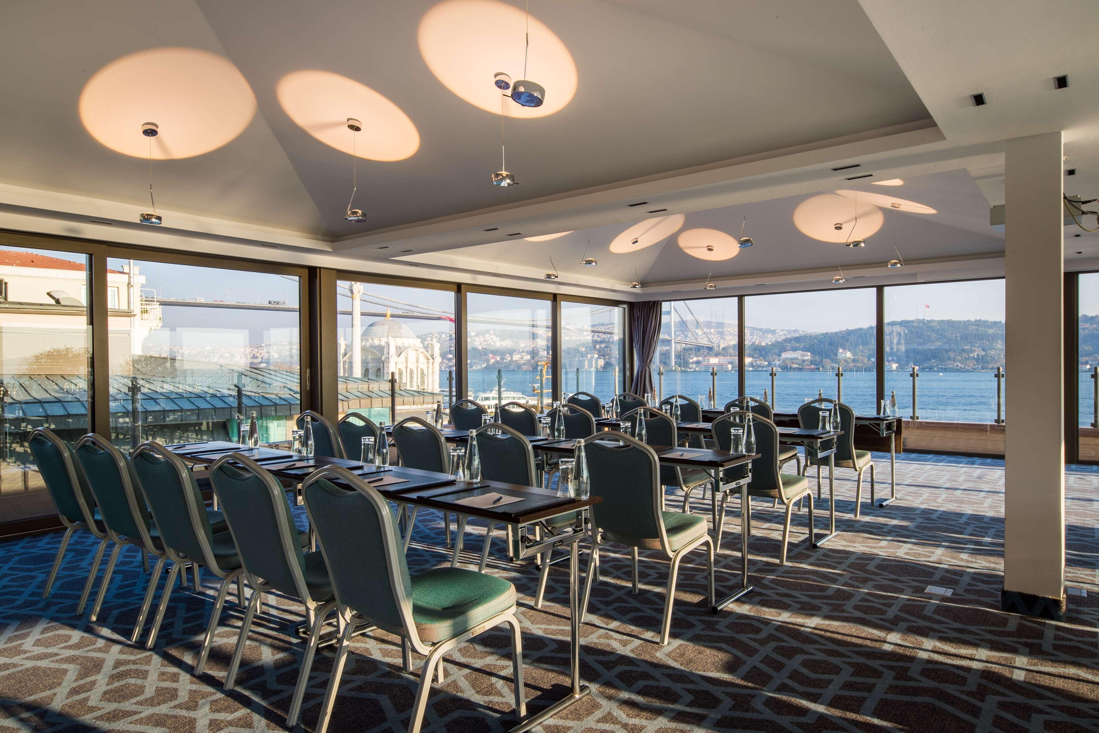 Radisson Blu Bosphorus Hotel อิสตันบูล ภายนอก รูปภาพ The Westin Harbour View