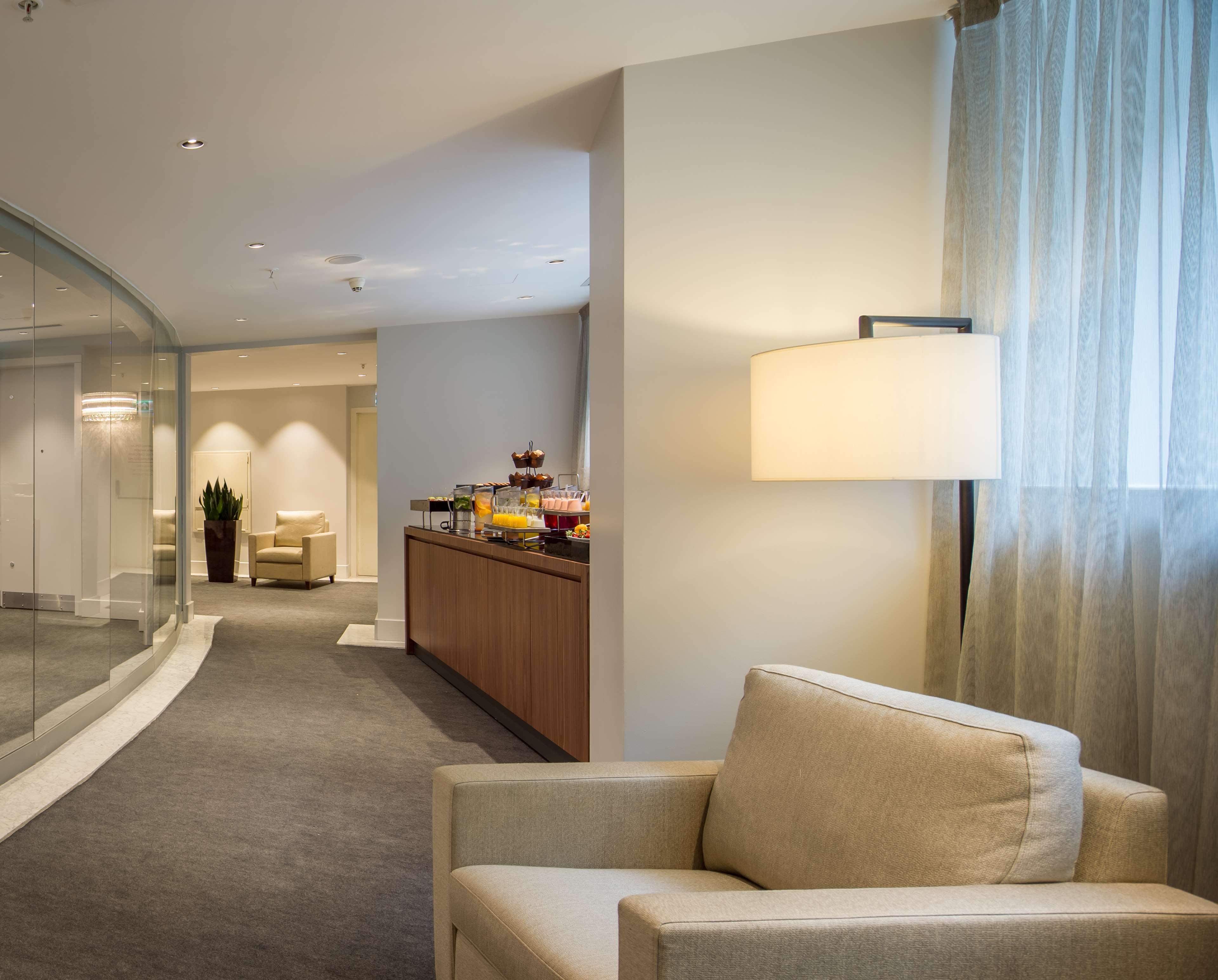 Radisson Blu Bosphorus Hotel อิสตันบูล ภายนอก รูปภาพ The interior of the lounge