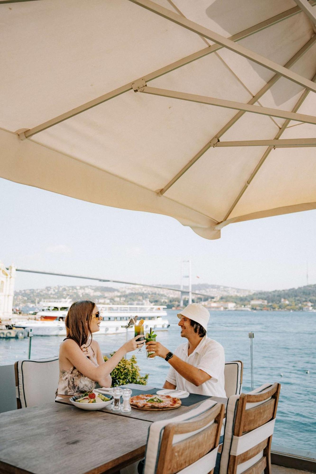 Radisson Blu Bosphorus Hotel อิสตันบูล ภายนอก รูปภาพ The Bosphorus